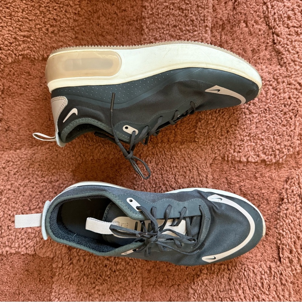 Nike Black and White Women's Sneakers